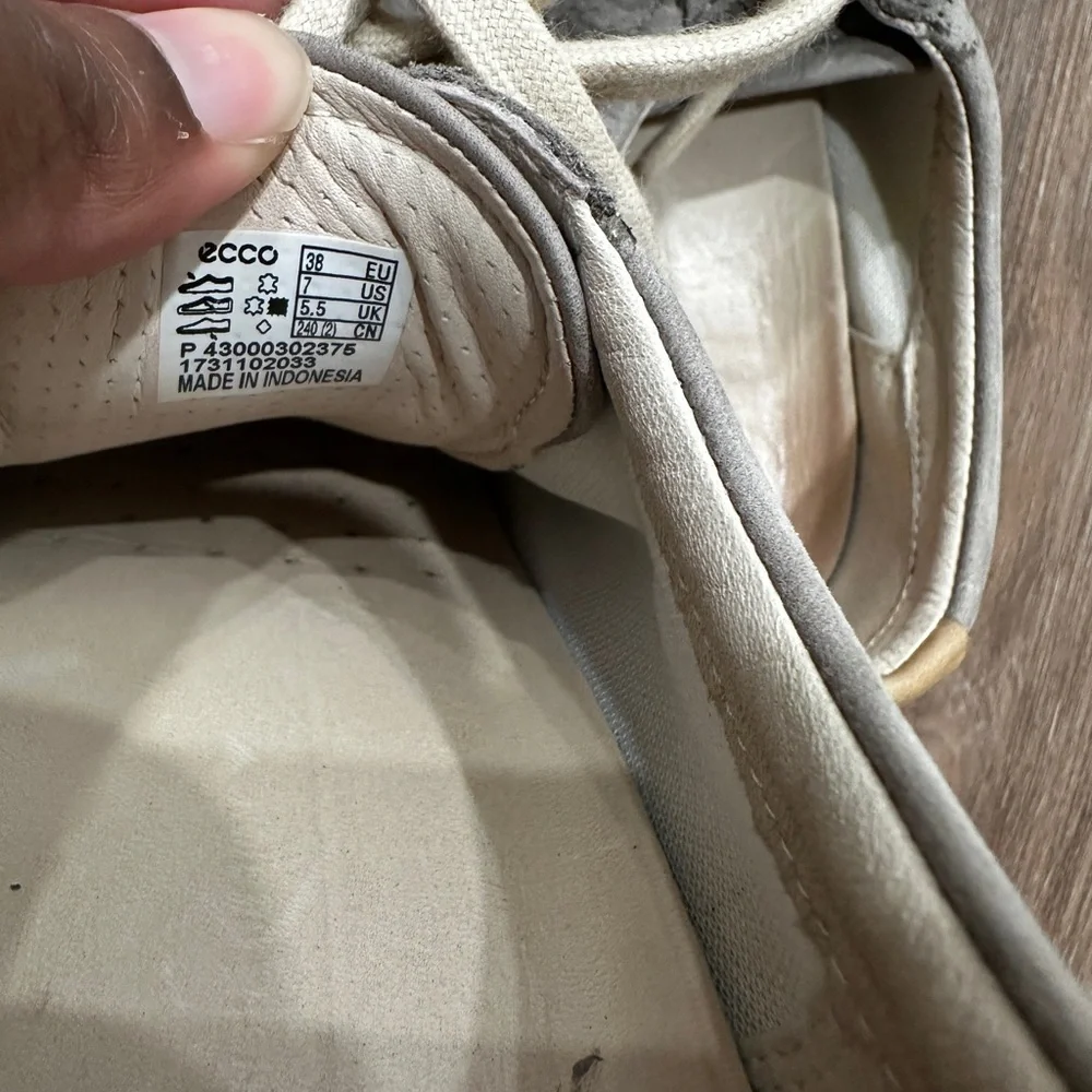 Ecco Soft 7‎ Women's Sneaker Gray Leather Sz 7